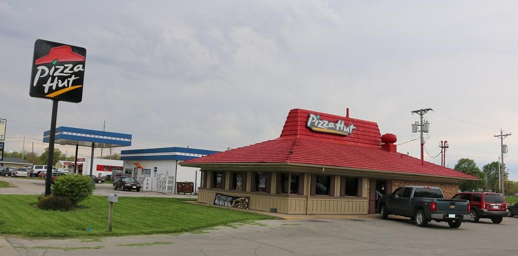 A fixture on Perry's retail dining map for 45 years, the Perry Pizza Hut will close May 12 due to shrinking profits and aging infrastructure.