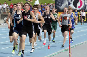 Woodward-Granger senior Johnnie Morgan (11, third from right) races down the front stretch on the first leg of section two in the Class 2A 800 Saturday. Photo courtesy Dale Wegner, The Sac Sun.