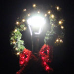 lights-lamp-post-wreath