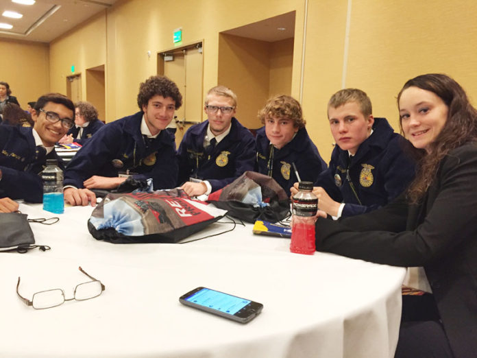 wg-ffa-group-at-table